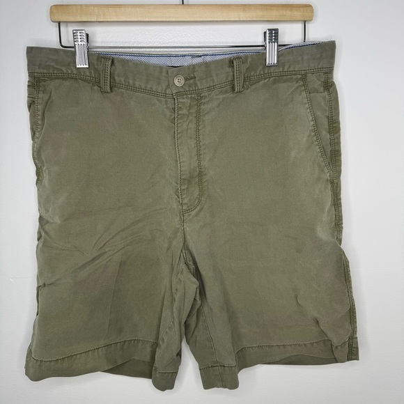TOMMY BAHAMA Men's Olive Green Shorts - Picture 1 of 4